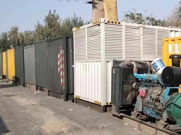 澄江200KW柴油发电机机组每小时油耗是多少？